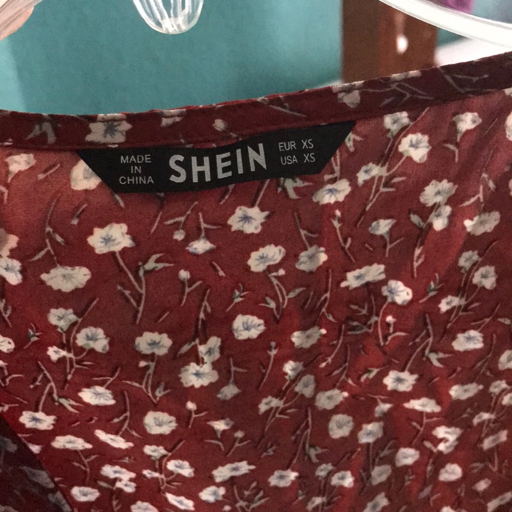 Floral Crop Top - Picture 3 of 4